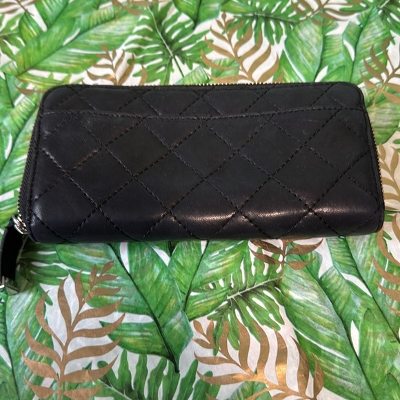 Black Quilted Wallet - Picture 6 of 8